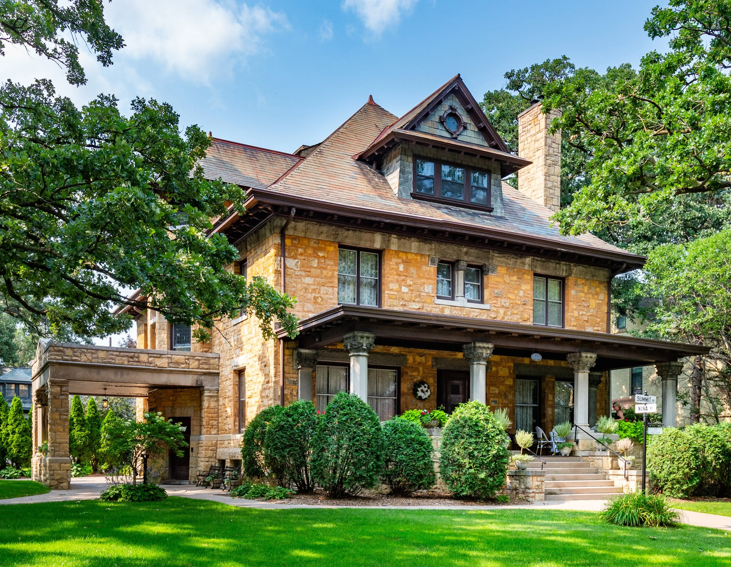 House Preview — Summit Hill House Tours